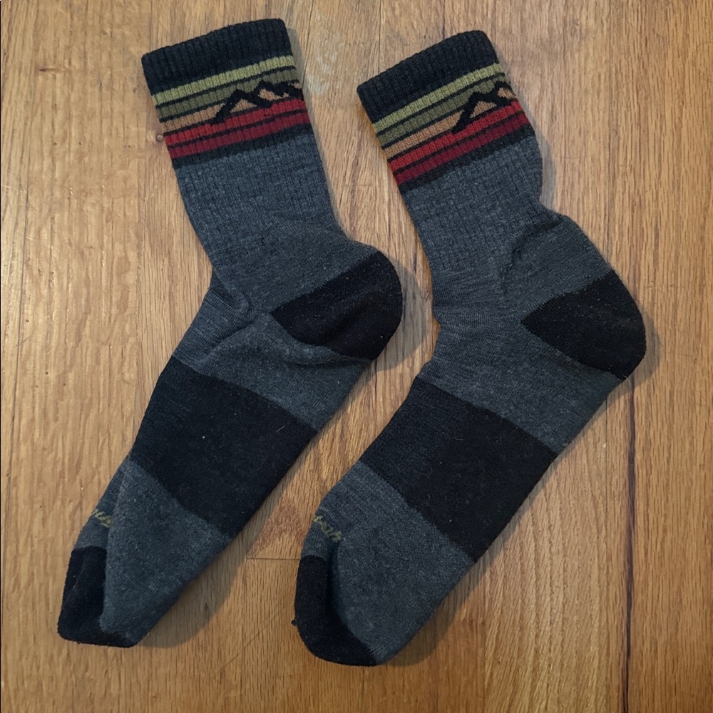 Darn Tough Socks L